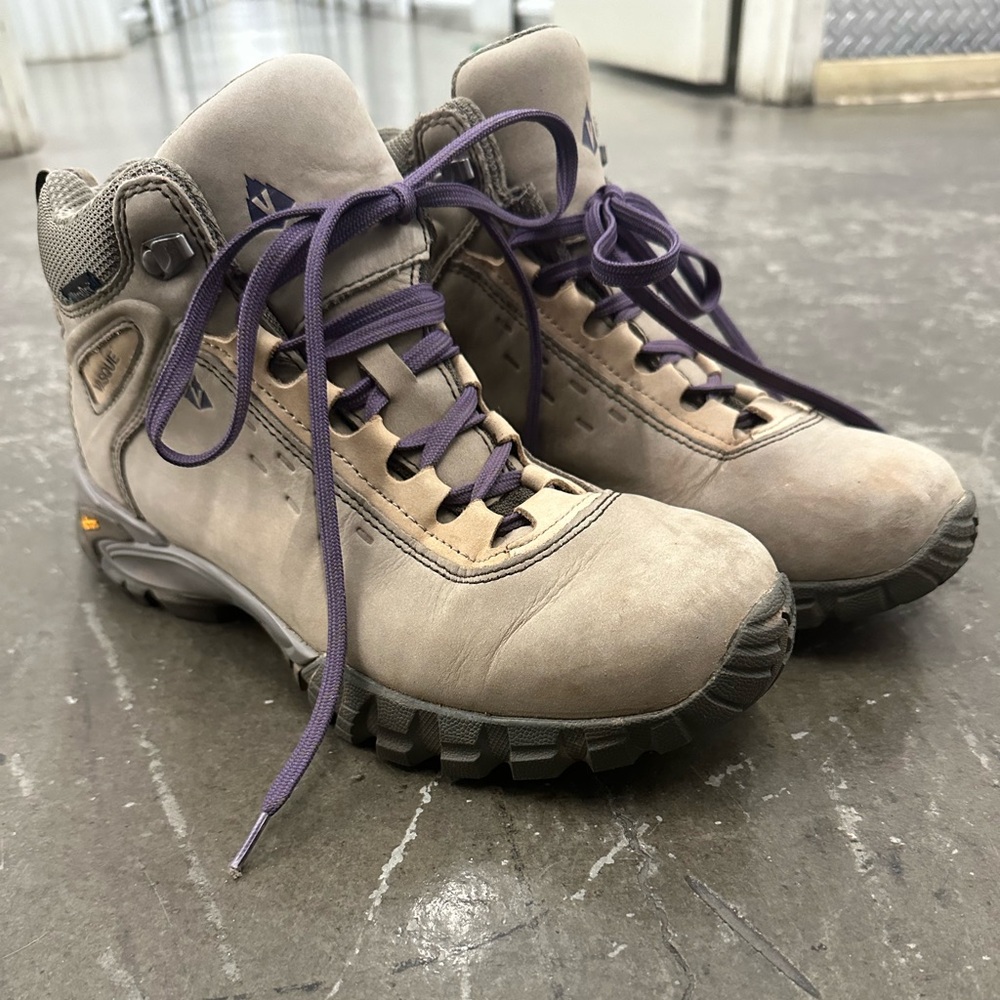 Vasque Talus Mid UltraDry Hiking Boots - Women's